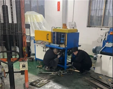 O lo'o fa'aalia e le Davinci Machine Lana Ta'utinoga I-Taimi La'uina ma le popole-gaosia fua e al...